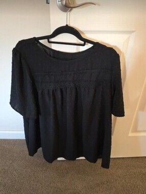 Women’s Black Short-Sleeve Textured Crochet Yoke Top